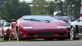 Lamborghini Countach - widok z przodu