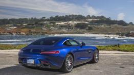 Mercedes-AMG GT S na kalifornijskich drogach - widok z tyłu