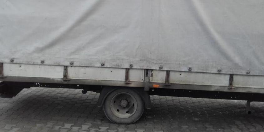 Ponad pięciokrotnie przekroczył ładowność pojazdu. I jechał!