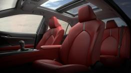 Toyota – koniec Avensisa, powrót Camry i napędy przyszłości