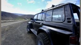 Nissan Patrol III - galeria społeczności - lewy bok