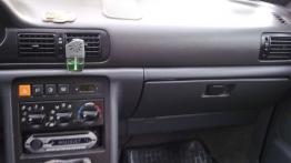 FSO Polonez Atu Plus - galeria społeczności - schowek przedni zamknięty