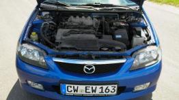 Mazda 323 VI F - galeria społeczności - maska otwarta