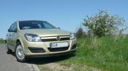 Opel Astra Hatchback 5d - galeria społeczności - przód - reflektory wyłączone