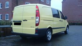Mercedes Vito Furgon - galeria społeczności - tył - reflektory wyłączone