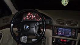 BMW Seria 5 E39 Touring - galeria społeczności - kokpit, nocne zdjęcie