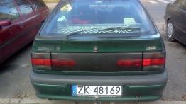Renault 19 II Hatchback - galeria społeczności - tył - reflektory wyłączone