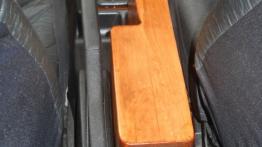 Mercedes 190  W201 - galeria społeczności - tunel środkowy między fotelami