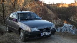 Opel Kadett E Hatchback - galeria społeczności - widok z przodu