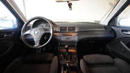 BMW Seria 3 Sedan - galeria społeczności - widok ogólny wnętrza z przodu