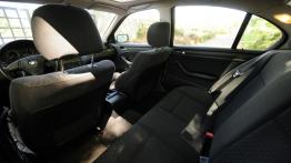 BMW Seria 3 Sedan - galeria społeczności - tylna kanapa