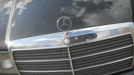 Mercedes 190  W201 - galeria społeczności - grill