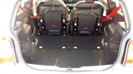 Renault Twingo II - galeria społeczności - tylna kanapa złożona, widok z bagażnika