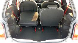 Renault Twingo II - galeria społeczności - tylna kanapa złożona, widok z bagażnika