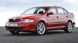 Skoda Octavia II RS Hatchback - widok z przodu