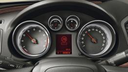 Opel Insignia Hatchback - prędkościomierz