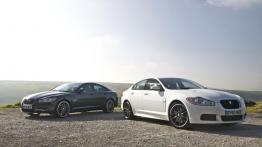 Jaguar XF Black Pack - widok z przodu