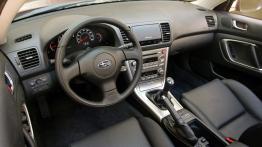Subaru Outback - pełny panel przedni