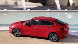 Hyundai i30 Fastback - lewy bok