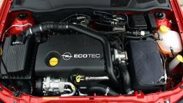 Opel Astra II Hatchback - silnik