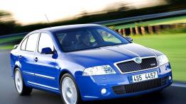 Skoda Octavia II RS Hatchback - widok z przodu