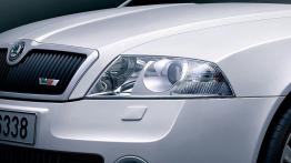 Skoda Octavia II RS Hatchback - widok z przodu