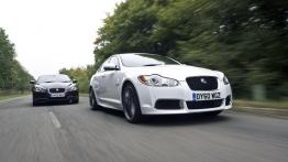 Jaguar XF Black Pack - widok z przodu