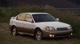 Subaru Outback - widok z przodu