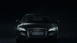 Audi A7 Sportback - przód - reflektory włączone