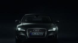 Audi A7 Sportback - przód - reflektory włączone