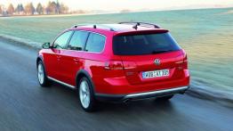 Volkswagen Passat Alltrack - widok z tyłu