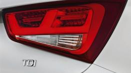Audi A1 Sportback - prawy tylny reflektor - włączony