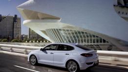 Hyundai i30 Fastback - lewy bok