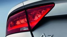 Audi A7 Sportback - lewy tylny reflektor - włączony