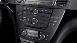 Opel Insignia Hatchback - konsola środkowa