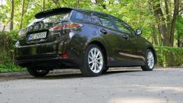 Bezszelestnie wjeżdża przyszłość - Lexus CT