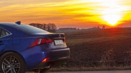 Lexus IS 200t - wojownik o gołębim sercu