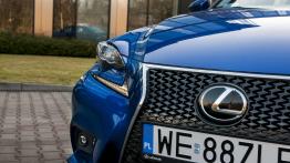 Lexus IS 200t - wojownik o gołębim sercu