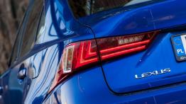 Lexus IS 200t - wojownik o gołębim sercu