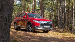 Mitsubishi Outlander Facelifting (2016) - galeria redakcyjna - widok z przodu
