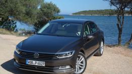 Volkswagen Passat B8 w Sardynii - galeria redakcyjna - widok z przodu