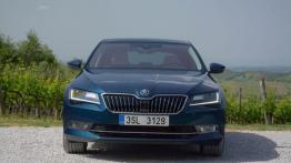 Skoda Superb III Sedan - galeria redakcyjna - widok z przodu