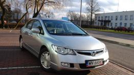 Honda Civic VII Sedan 1.3 IMA 83KM - galeria redakcyjna - widok z przodu