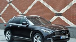 Infiniti FX II Crossover Facelifting 5.0 V8 390KM - galeria redakcyjna - widok z przodu
