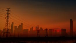 Stan polskiej sieci elektroenergetycznej 2026: Czy grozi nam blackout przez auta elektryczne?