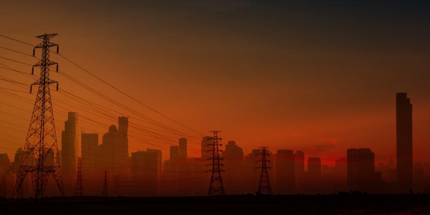 Stan polskiej sieci elektroenergetycznej 2026: Czy grozi nam blackout przez auta elektryczne?