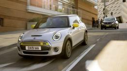MINI Cooper SE – pierwszy w pełni elektryczny