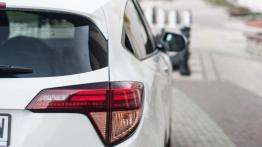 Honda HR-V 1.5 i-VTEC 130 KM - galeria redakcyjna - prawy tylny reflektor - wyłączony