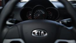 Kia Picanto 2011 - wersja 3-drzwiowa - prędkościomierz