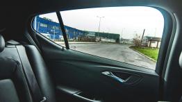 Opel Astra K - dobra, choć nie luksusowa - drzwi tylne lewe od wewnątrz